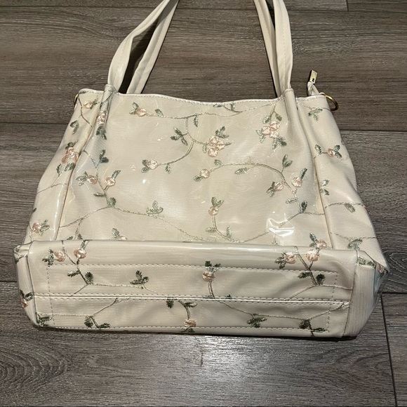Floral cream shoulder bag - Picture 4 of 7